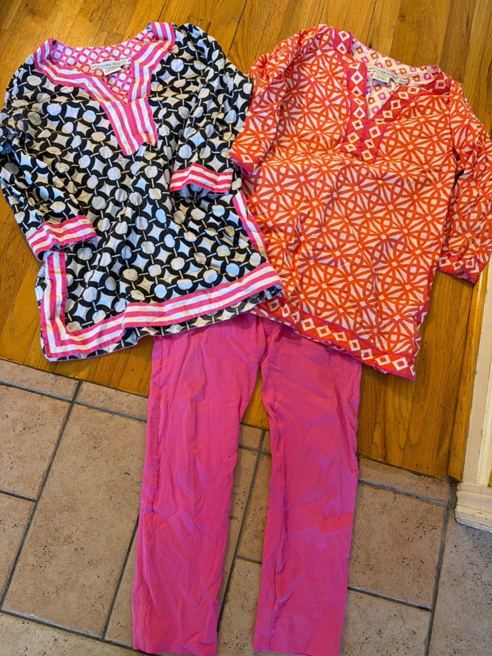 2 Gretchen Scott tunic tops and matching pants - Picture 4 of 4